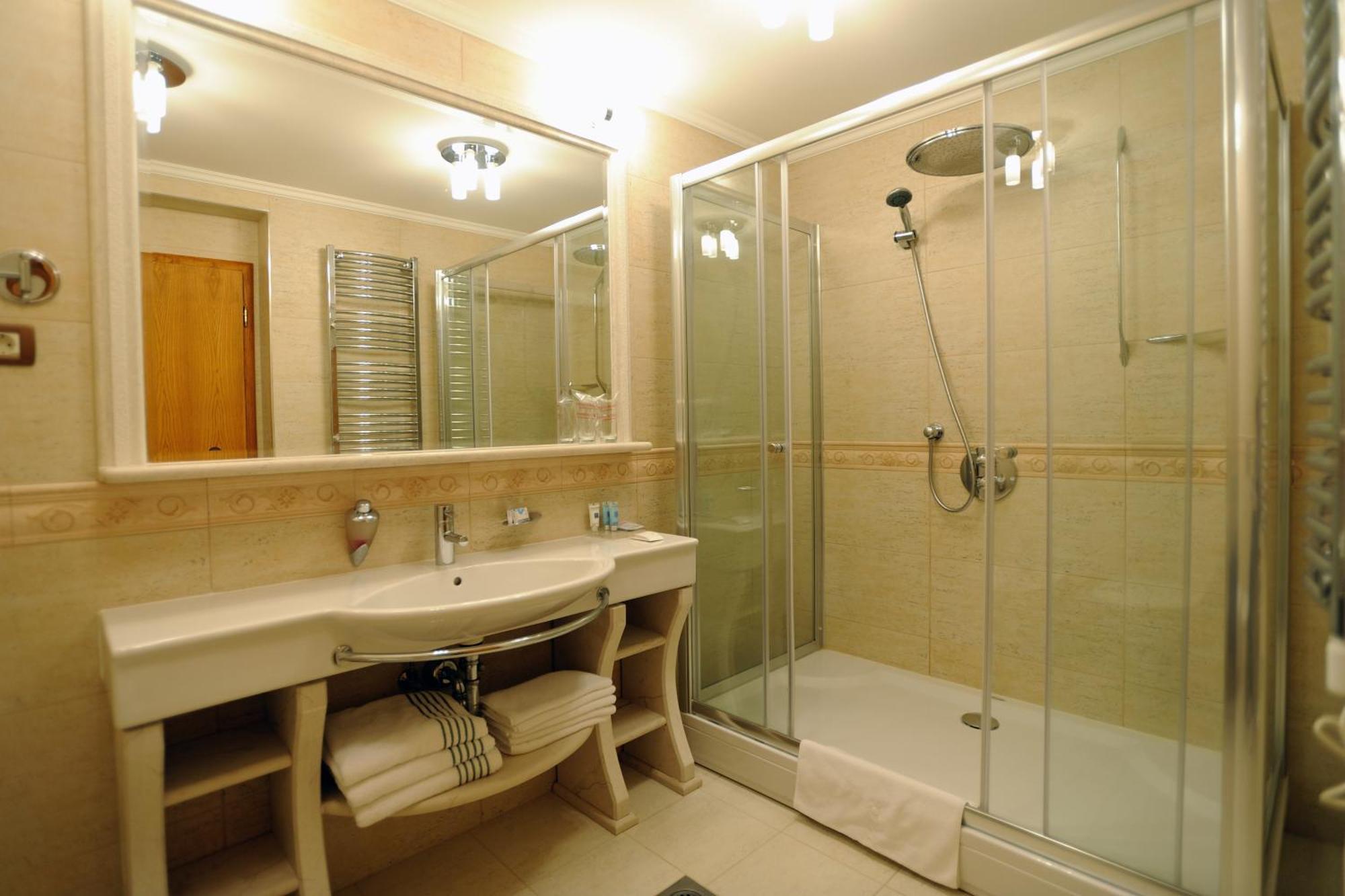 Hotel Solitudo Uble المظهر الخارجي الصورة