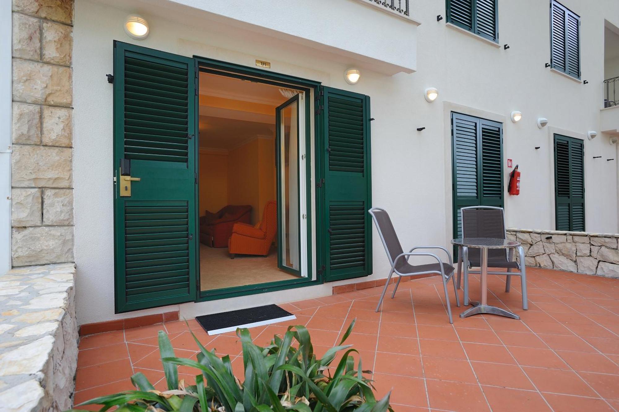 Hotel Solitudo Uble المظهر الخارجي الصورة