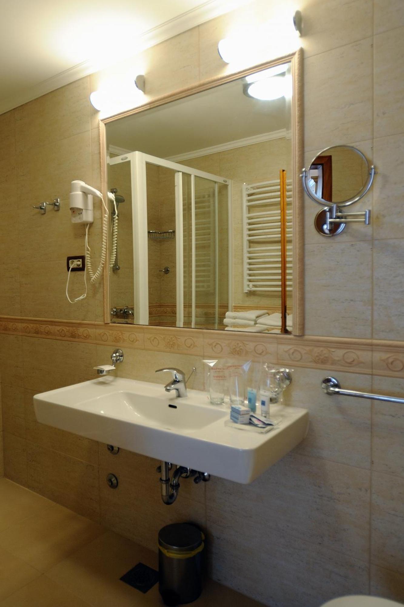 Hotel Solitudo Uble المظهر الخارجي الصورة